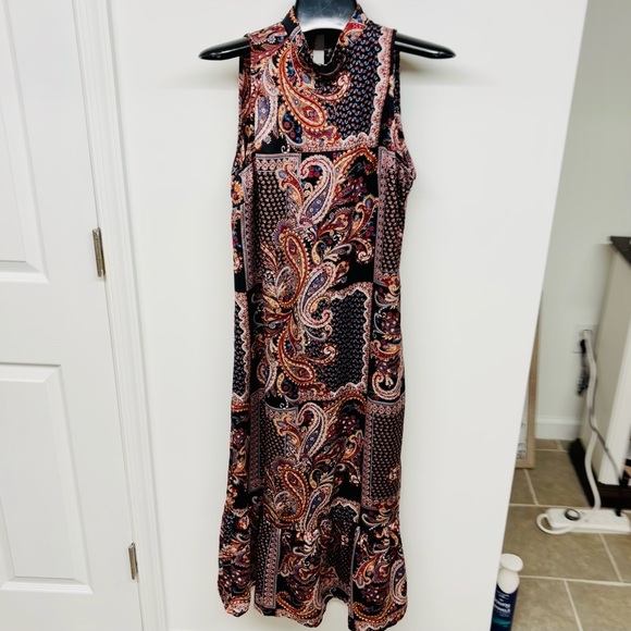 SHEIN Dresses & Skirts - SHEIN Sleeveless, Black and Red, Paisley, Maxi Dress w/ Ruffle Hem. Size Med